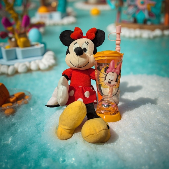 Disney Other - 2000s Minnie mouse snow globe cup